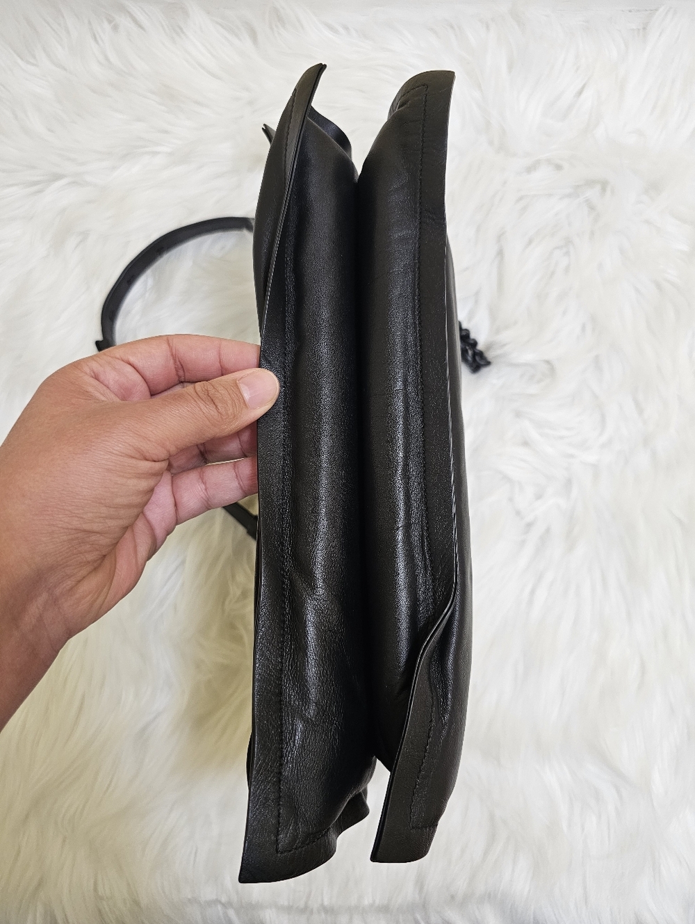 SALVATORE FERRAGAMO Calfskin Medium Viva Bow Padded Shoulder Bag Black - Picture 7 of 17